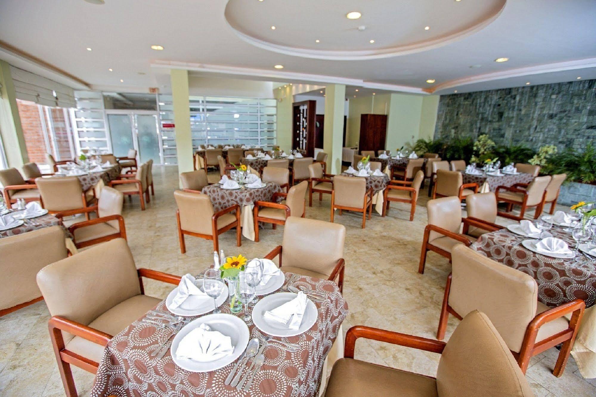 Hotel Ambato Exterior foto